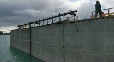 Embedded thumbnail for Programma Straordinario, cantieri di Sestri: affondato il primo cassone per l&amp;#039;ampliamento del molo